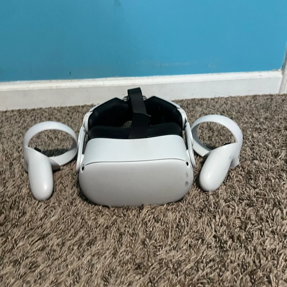 Oculus VR Headset with White Controllers